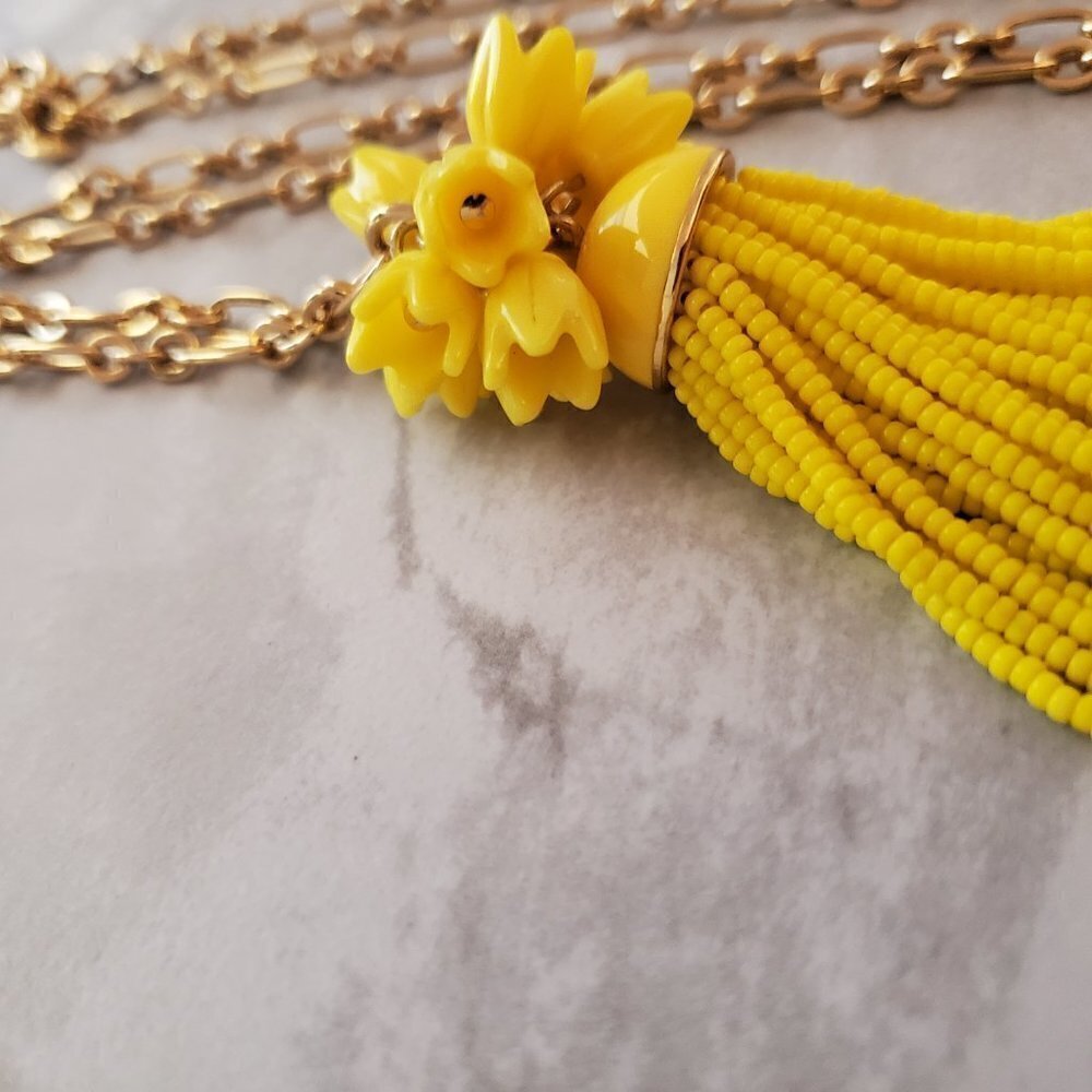 💐 J.Crew Sunny Yellow Flower Floral Beaded Tassel Pendant 💐 - Picture 4 of 13